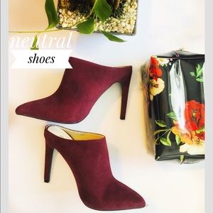 🔥🔥burgundy point toe heel out shoe